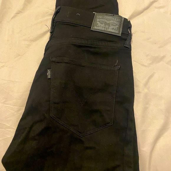 Black Levi’s jeans size 26 skinny - Picture 1 of 3